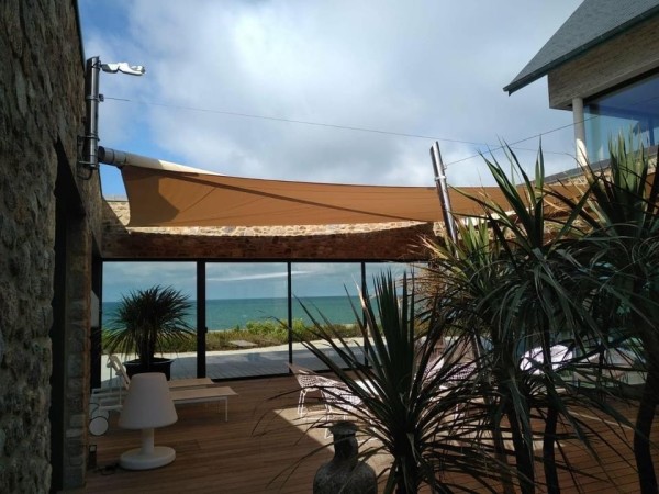 Toile d'ombrage en Normandie ©All Purpose Saint-Malo