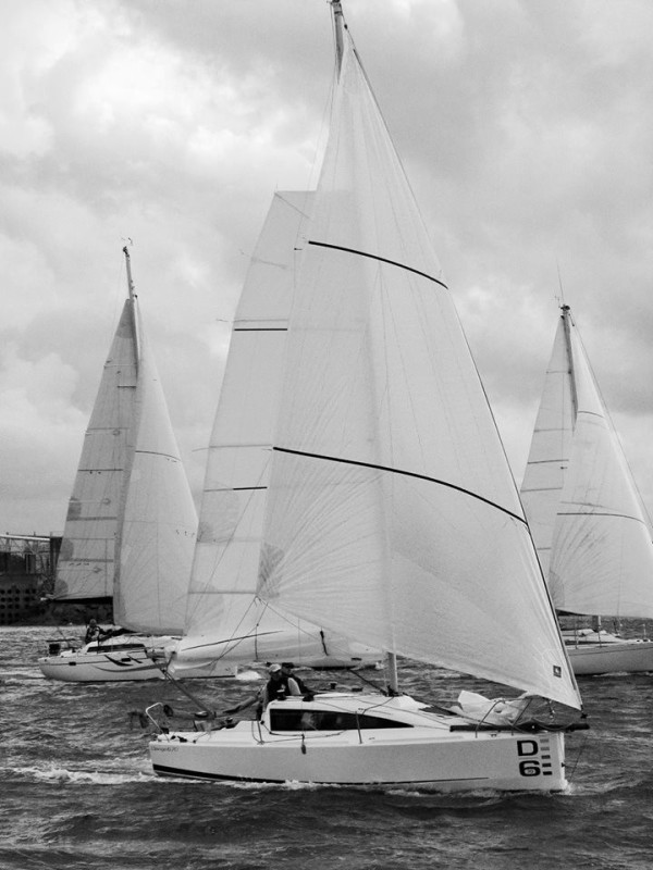 Voiles All Purpose pour le Django 980 du chantier Marée Haute qui navigue en mer baltique ©