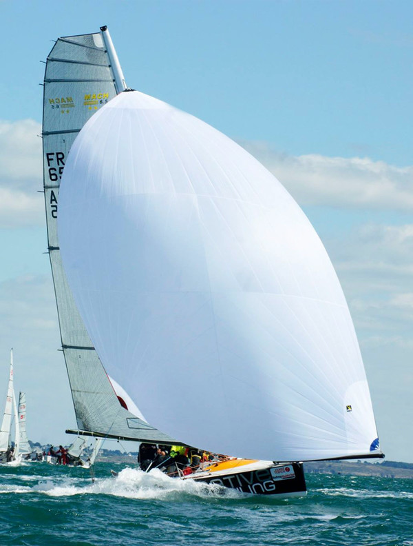 Alternative Sailing Mach 6.50 sous spi ©Charles Verstraete Alternative Sailing